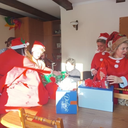 Święty Mikołaj w Domu Pomocy Społecznej w Goślicach